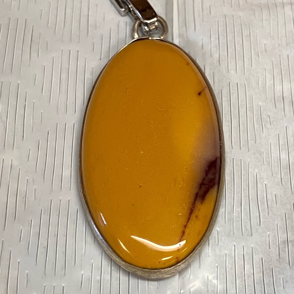 NWOT Mookite Stone Pendant